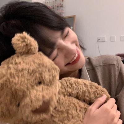 渣男劈腿，闪婚服务员是大佬